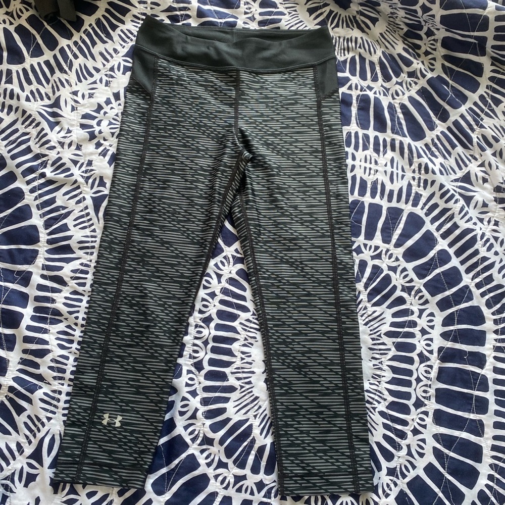 cropped under armor leggings
